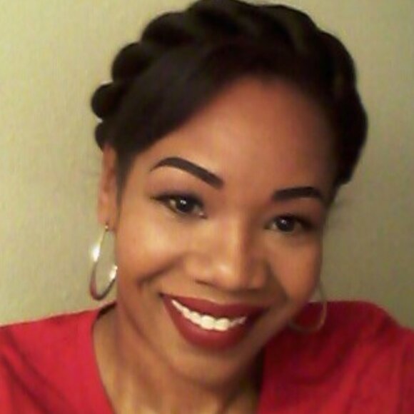 Meet your Posher, LaShawna - Picture 3 of 4